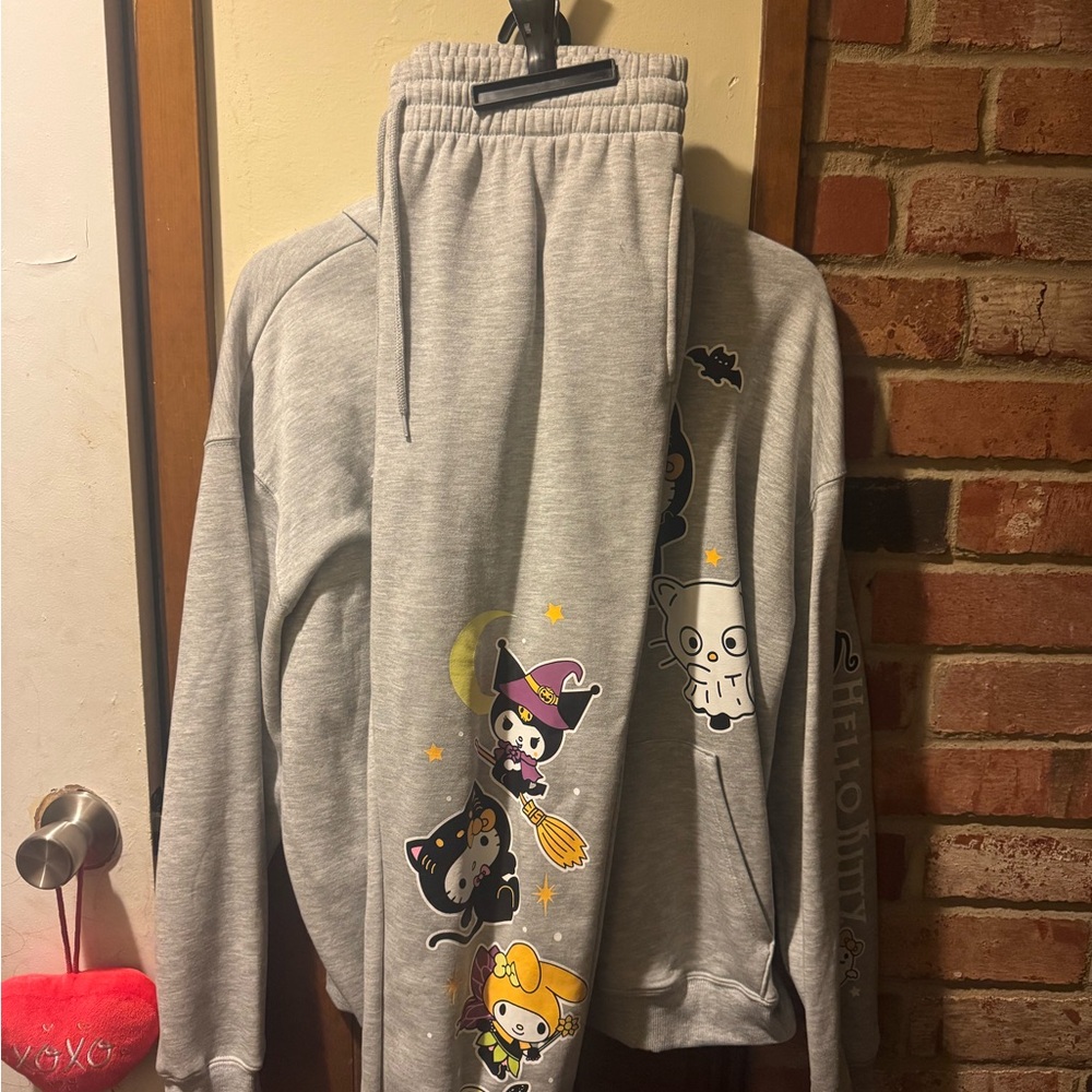 Sanrio Gray Hoodie with Cute Character Design - Picture 2 of 3